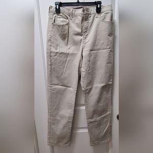 Gloria Vanderbilt jeans with rhinestones on back pockets size 12